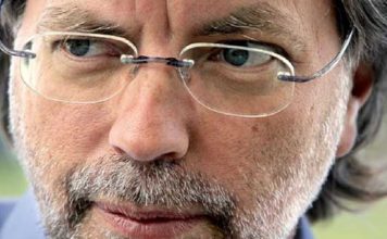 “A pressa em mostrar que não se é pobre é, em si mesma, um atestado de pobreza”, por Mia Couto