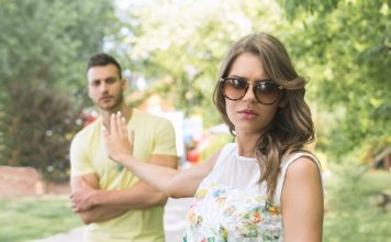 Um pé na bunda pode te levar mais longe do que um tapinha nas costas