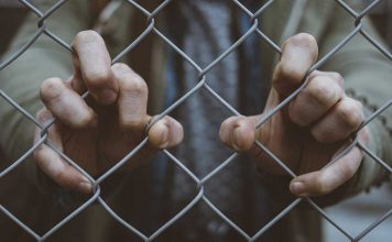 Relacionamento sem confiança, não é relacionamento. É prisão!