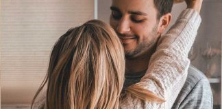 Tem gente que te ama muito mais do que você imagina.