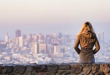 Depois de tantos altos e baixos, finalmente entendi, que a vida nem sempre tem as cores e sabores que desejamos