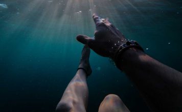 Depressão é afogar-se na vida. Não caminhe pela margem desse rio.