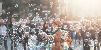 Apesar das tristezas, viver ainda pode ser lindo.