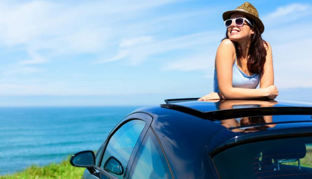 mulher-carro-viagem-1116-1400x800