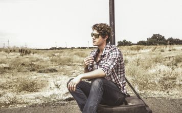 Nunca duvide das pessoas que foram quebradas pela vida