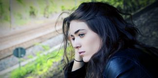 Ninguém tem que se intrometer na dor que somente você sentiu