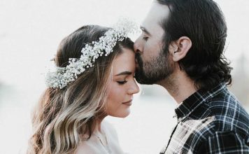 Ninguém Precisa Ser Grosseiro Para Ser Sincero. Gentileza É Bom E Todo Mundo Gosta.