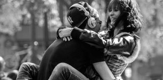 Você não encontra amor. É o amor que encontra você.