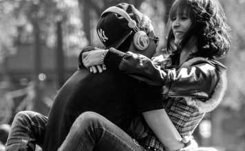 Você não encontra amor. É o amor que encontra você.