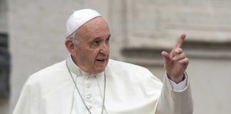 É melhor viver como ateu do que ir à igreja e odiar os outros, diz Papa Francisco