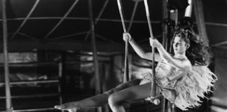 Se você ficar sozinho, pega a solidão e dança