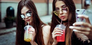 “A incrível geração de fotos sorridentes e travesseiros encharcados”