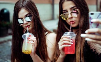 “A incrível geração de fotos sorridentes e travesseiros encharcados”