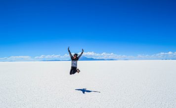 Em uma sociedade que lucra com a sua insegurança, gostar de si mesmo é um ato de rebeldia
