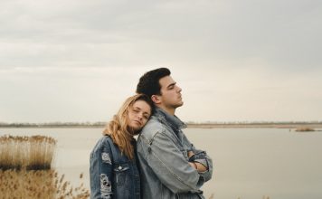 Confiança não é saber as senhas um do outro, confiança é ter certeza de que é amado