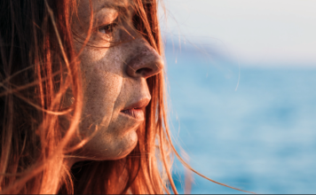 A solidão é um refúgio em um mundo no caos.