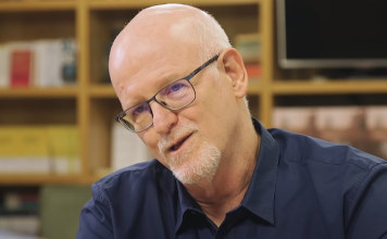 “Visite a mãe, e não o bebê. Leve uma refeição pronta, fique com as crianças enquanto ela descansa” por Daniel Becker