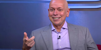 “Pare de postar felicidade falsa” por Leandro Karnal