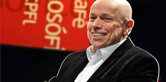 “Foi feito crer que todos seriam lindos, inteligentes e felizes, e nenhuma dessas três coisas, como produto, pode ser entregue”