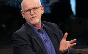 “Não existe mais o pai que ajuda: existe o pai presente que trabalha pelo bem da família e pelo bem da criança.” por Daniel Becker