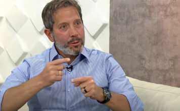 “Hoje existem pessoas que não saem da adolescência antes do 30 até 40 anos”  por Leo Fraiman