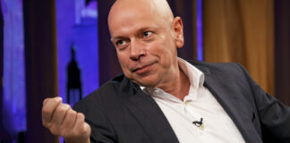 “Pais que mimam os filhos estão produzindo alguém incapaz, desagradável e inútil no futuro” por Leandro Karnal