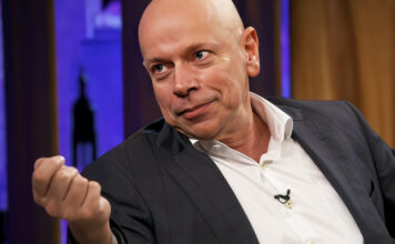 “Pais que mimam os filhos estão produzindo alguém incapaz, desagradável e inútil no futuro” por Leandro Karnal