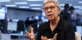 “Os pais não devem cuidar de filhos adultos com mentalidade adolescente” por Rosely Sayão