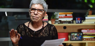 “Meu filho se comporta muito mal, devo dar presentes?” com Rosely Sayão